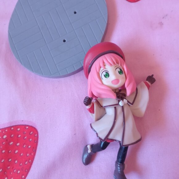 Spy X Family Anya Forger Figurine - Picture 3 of 4
